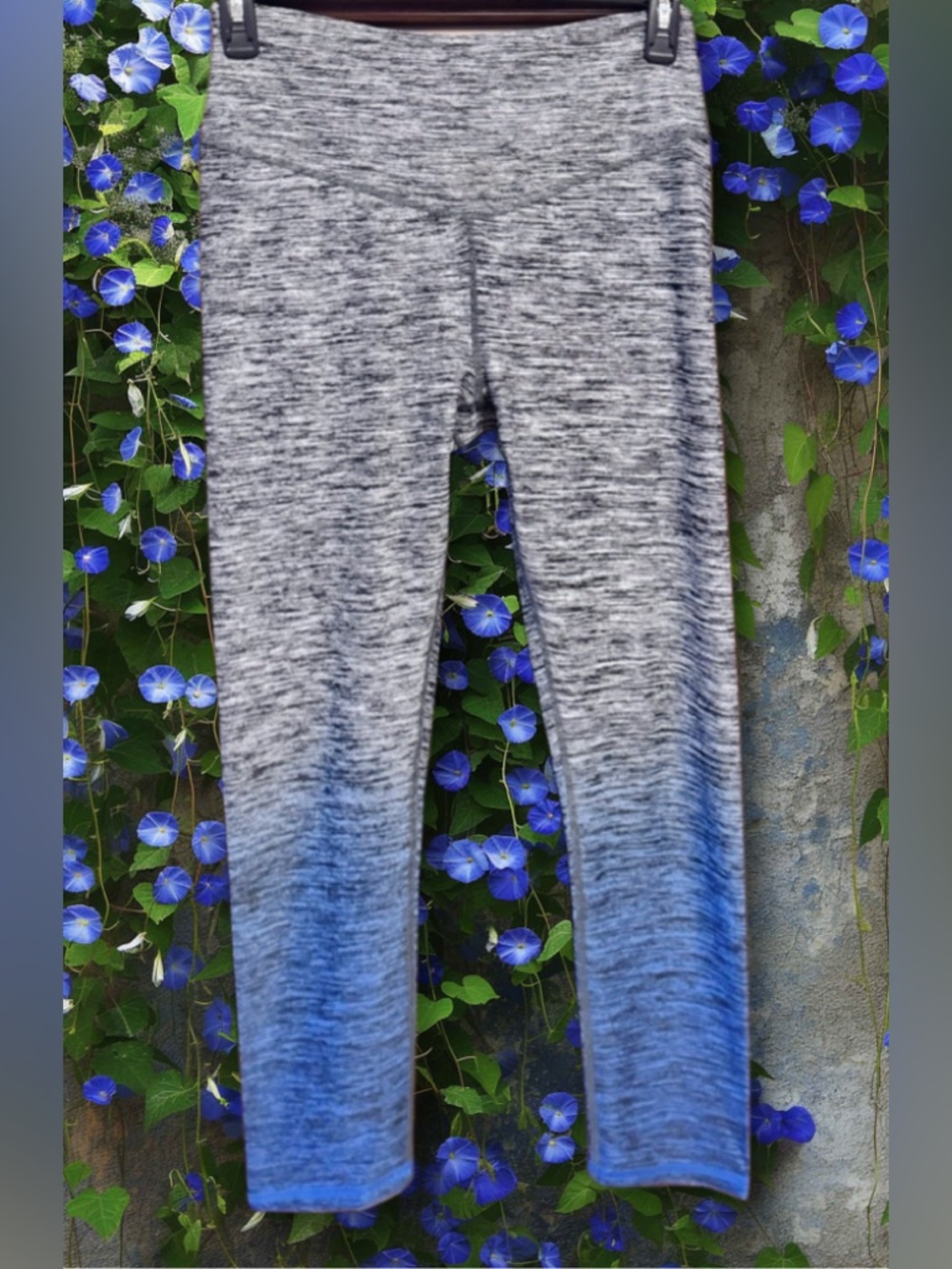 GAIAM Ombré Gray and Blue Leggings with Athletic Fit